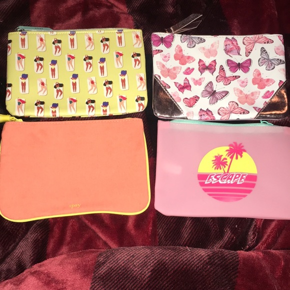 Lot of 4 Ipsy bags - Picture 1 of 1